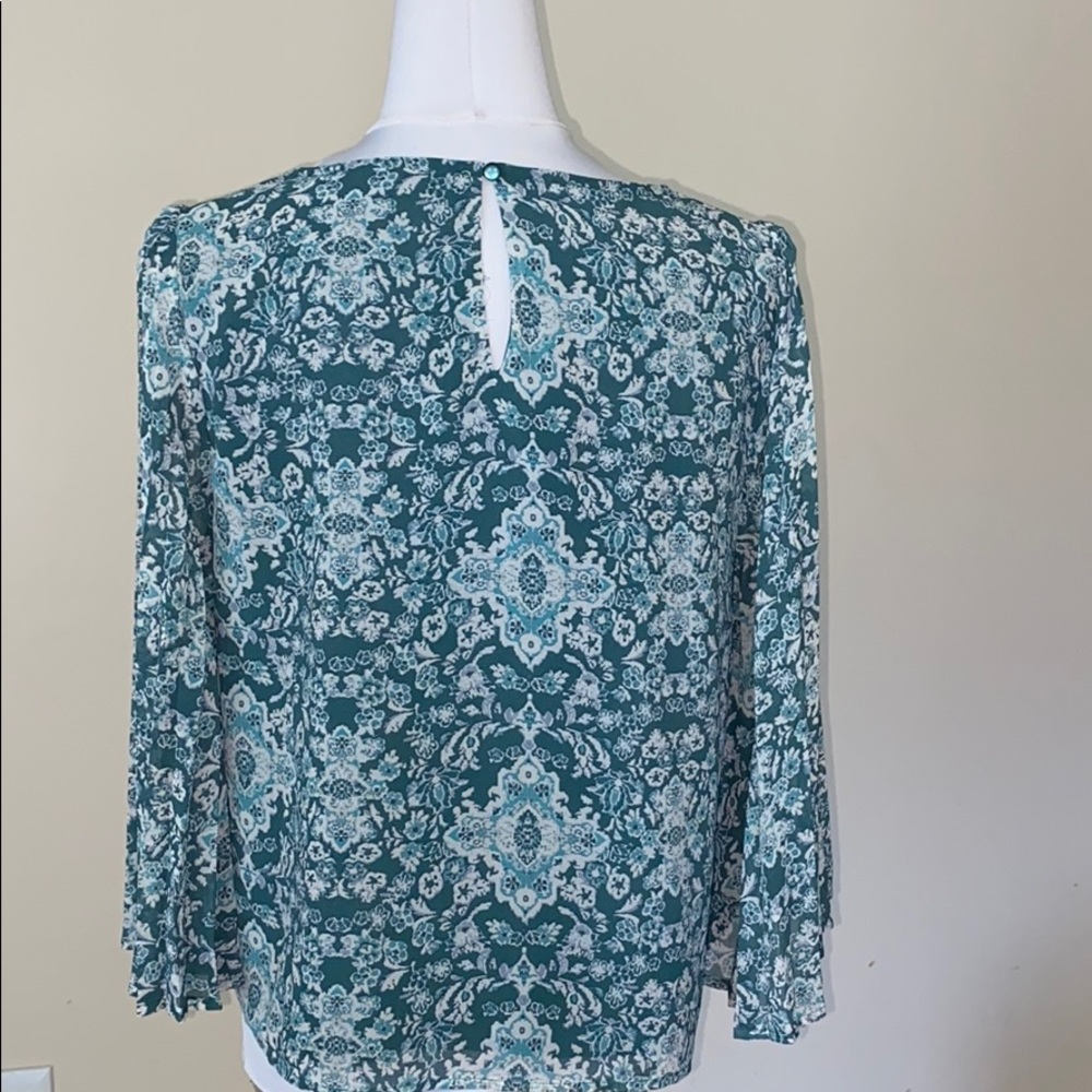 June & Hudson floral bell sleeve Top - Picture 3 of 6